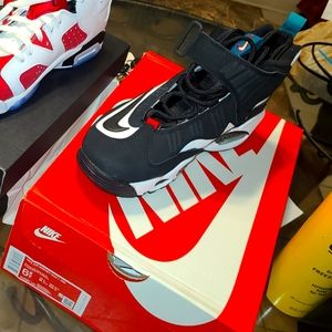 Gym shoes